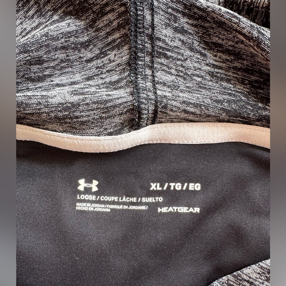 Under Armour Women’s Long Sleeve Hooded Performance Shirt - Picture 4 of 5